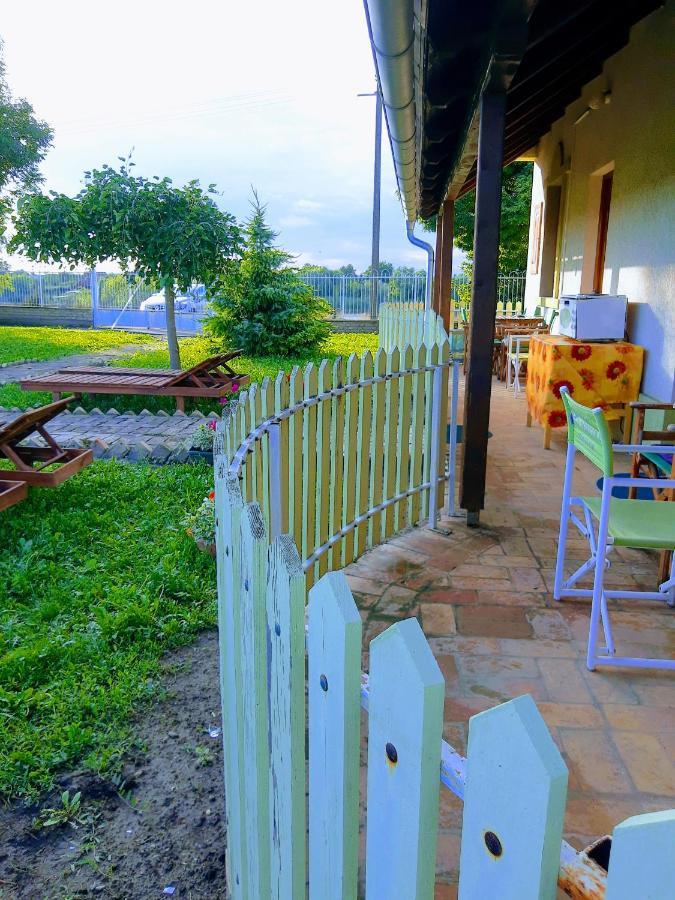 Villa Diiva Curug ภายนอก รูปภาพ