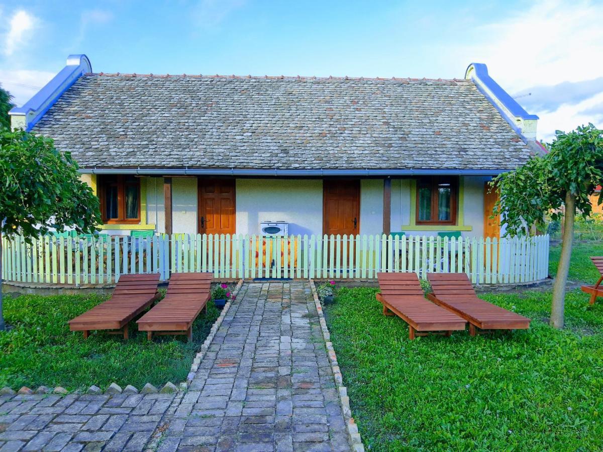 Villa Diiva Curug ภายนอก รูปภาพ